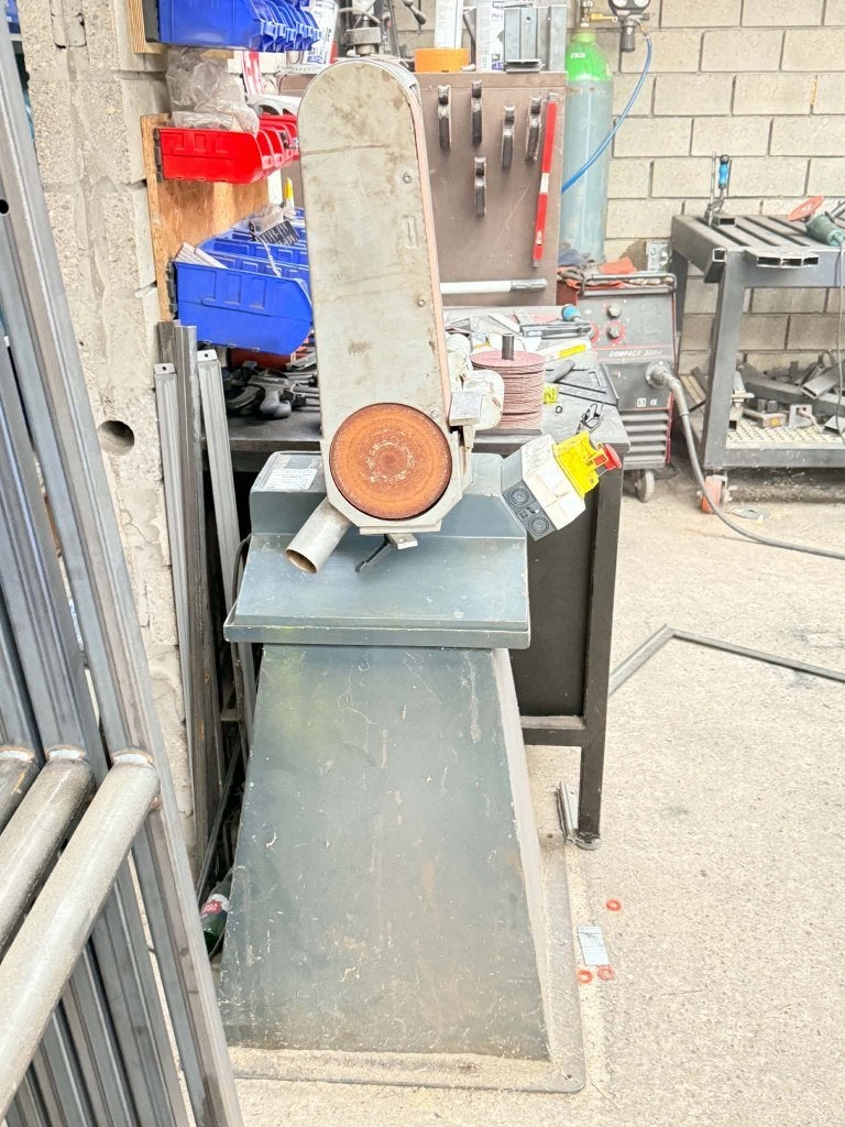 Bandschuurmachine, Bricolage & Construction, Enlèvement, Utilisé, 600 à 1200 watts, Ponceuse à bande