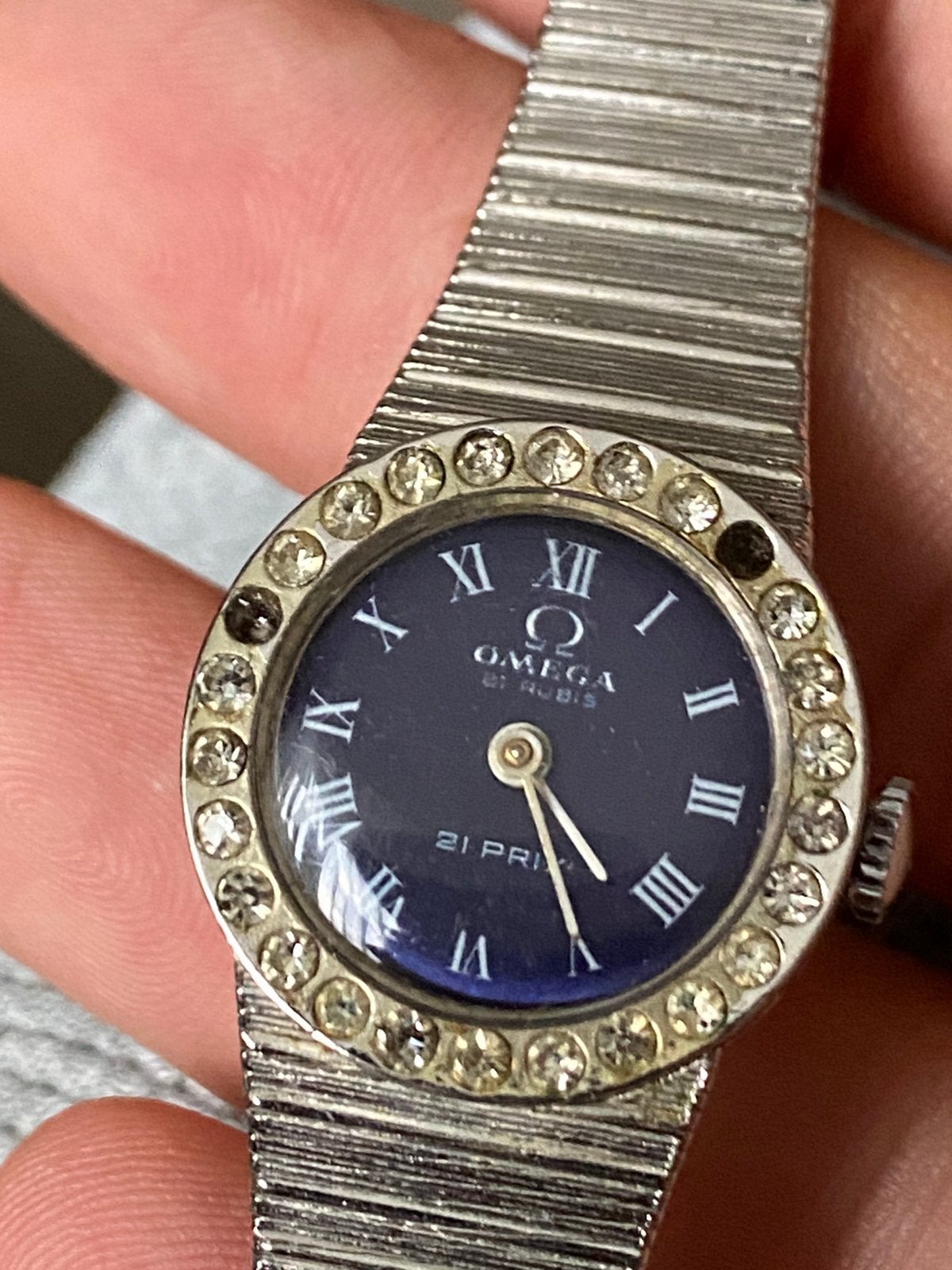 Montre vintage « Omega » pour femme avec strass - 21 Prix, Montre-bracelet, Autres marques, Enlèvement ou Envoi, Acier