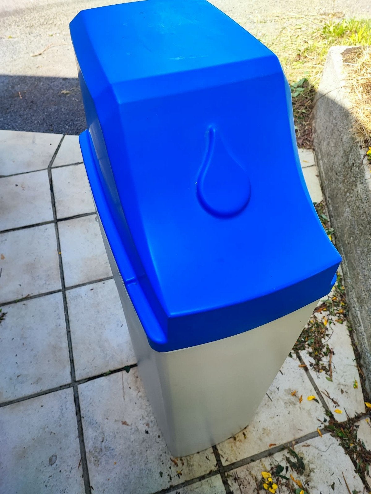 Adoucisseur d'eau, Huis en Inrichting, Woonaccessoires | Prullenbakken, Ophalen of Verzenden