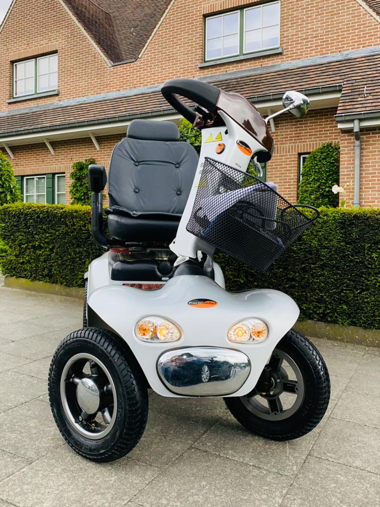 Shoprider deluxe Scootmobiel 4wiel invalide scooter, Diversen, Rolstoelen, Ophalen of Verzenden, Inklapbaar, Zo goed als nieuw
