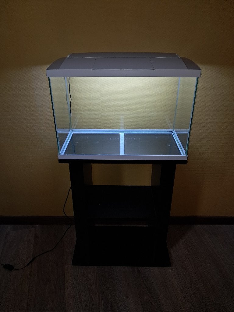 Aquarim 70-100L + meuble, Aquarium vide, Comme neuf, Enlèvement, Superfish