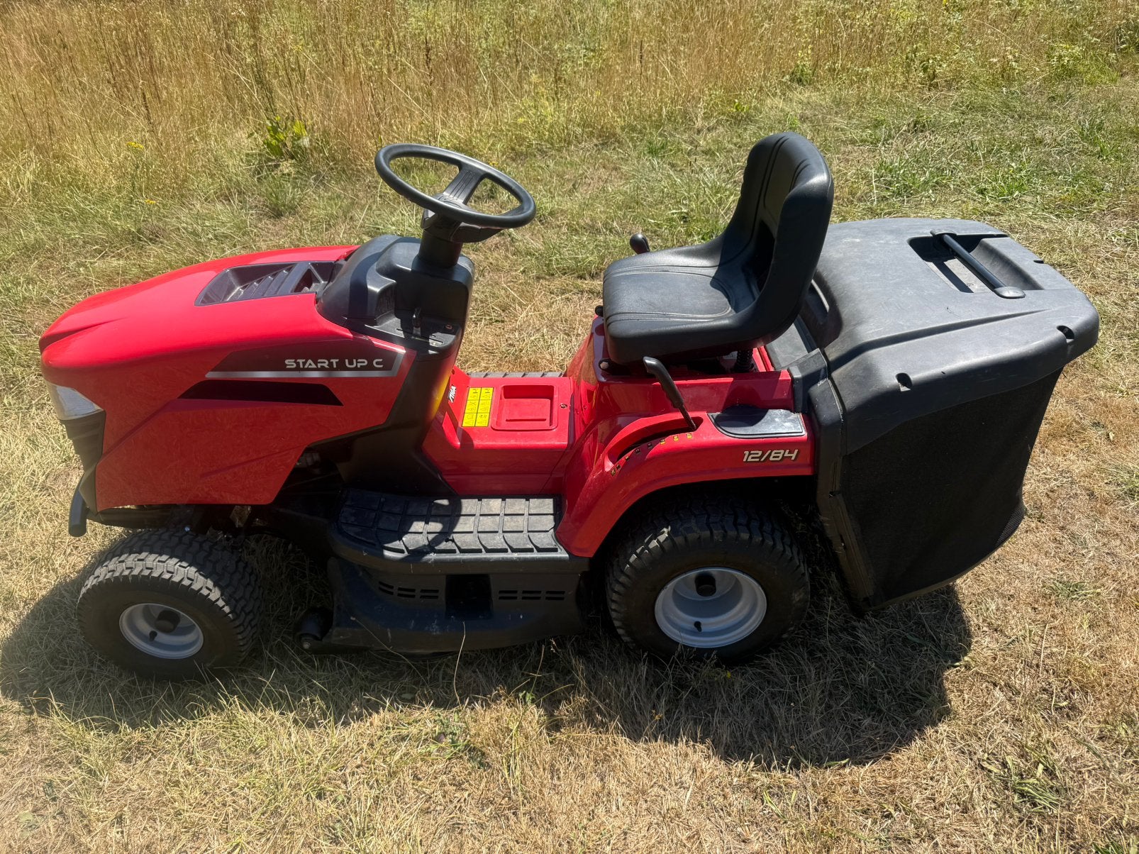 tractormaaier van made Stiga, Tuin en Terras, Zitmaaiers, Ophalen, Zo goed als nieuw, Opvangbak