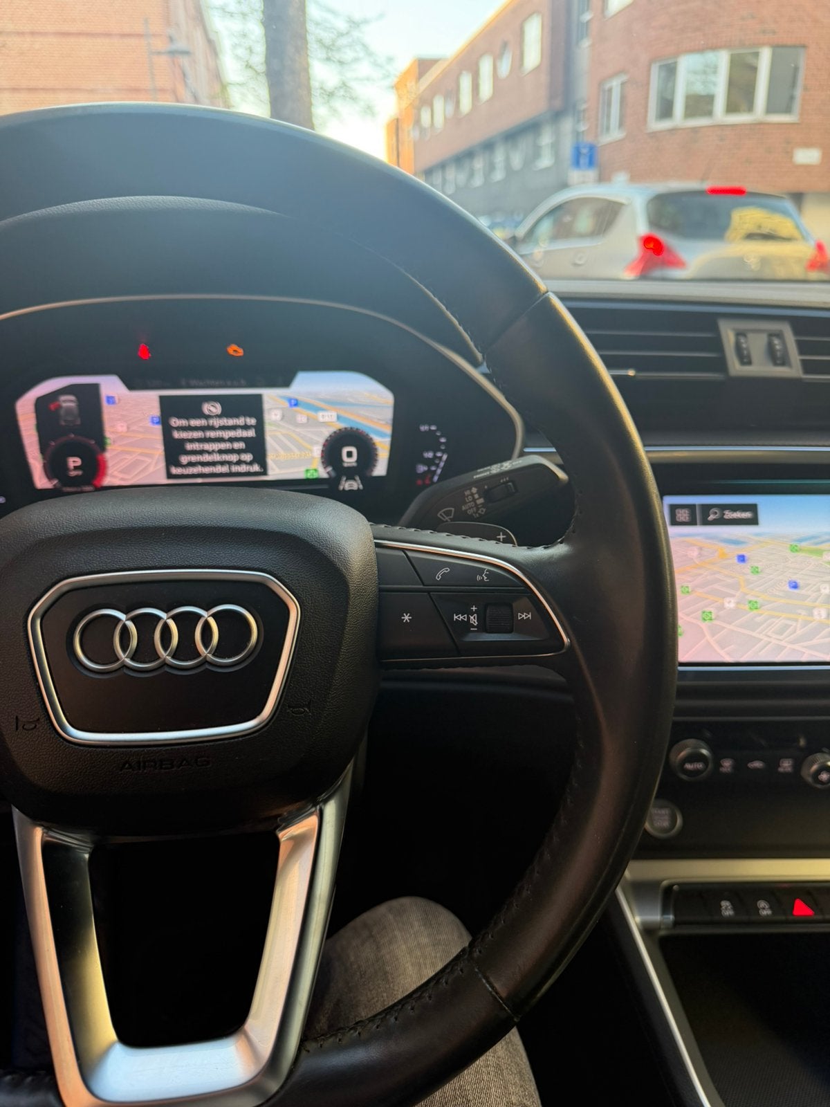 Audi Q3 35 TDI business edition, Auto's, Audi, 4 cilinders, 2000 kg, Parkeersensor, Leder