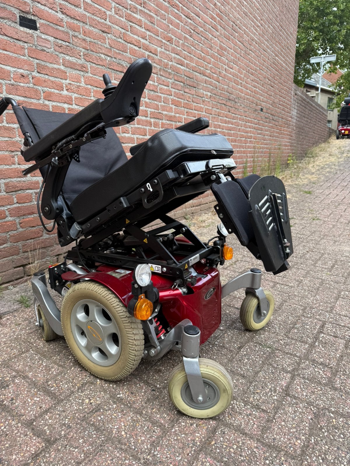 Fauteuil roulant électrique Quickie Salsa, Divers, Enlèvement ou Envoi, Comme neuf, Fauteuil roulant électrique