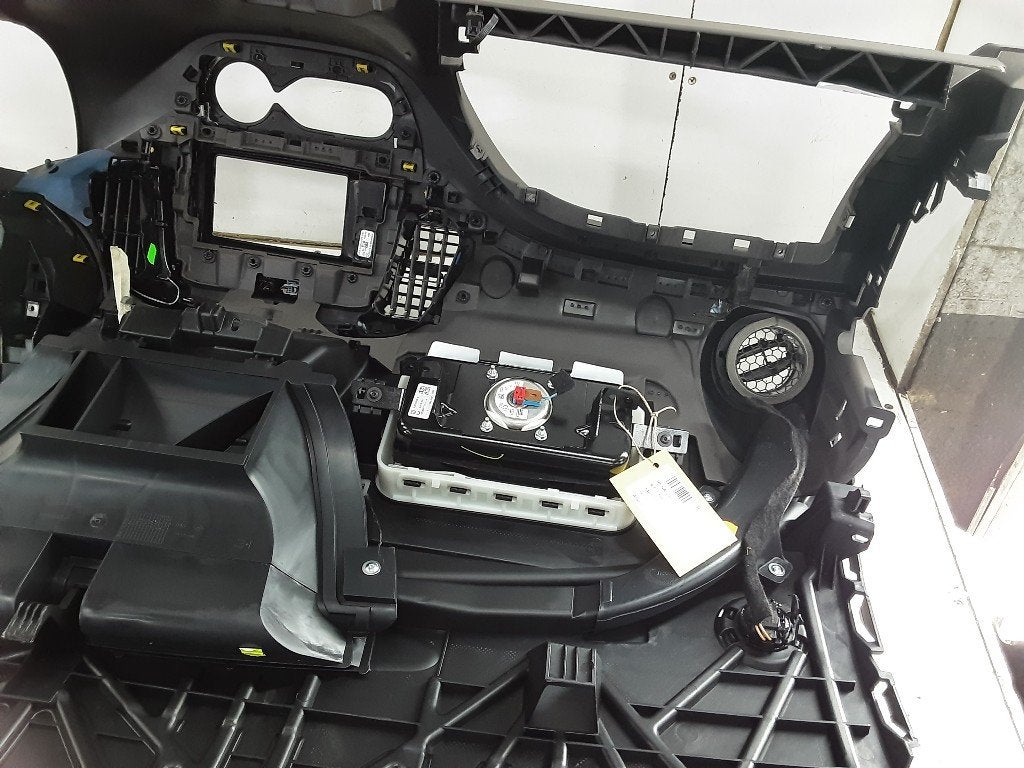 AIRBAG PASSAGER Renault Captur I (2R) (985253411R), Renault, Utilisé, Peter-Huppertz-Straße 5
51063  Köln, DE, Dialog.deutschland@renault.de
