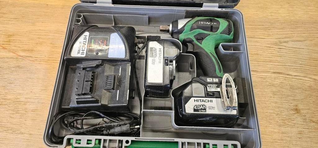 Hitachi WR 18DBDL Slagmoersleutel 18V Brushless 2x 4.0Ah, Doe-het-zelf en Bouw, Gereedschap | Boormachines, Ophalen of Verzenden