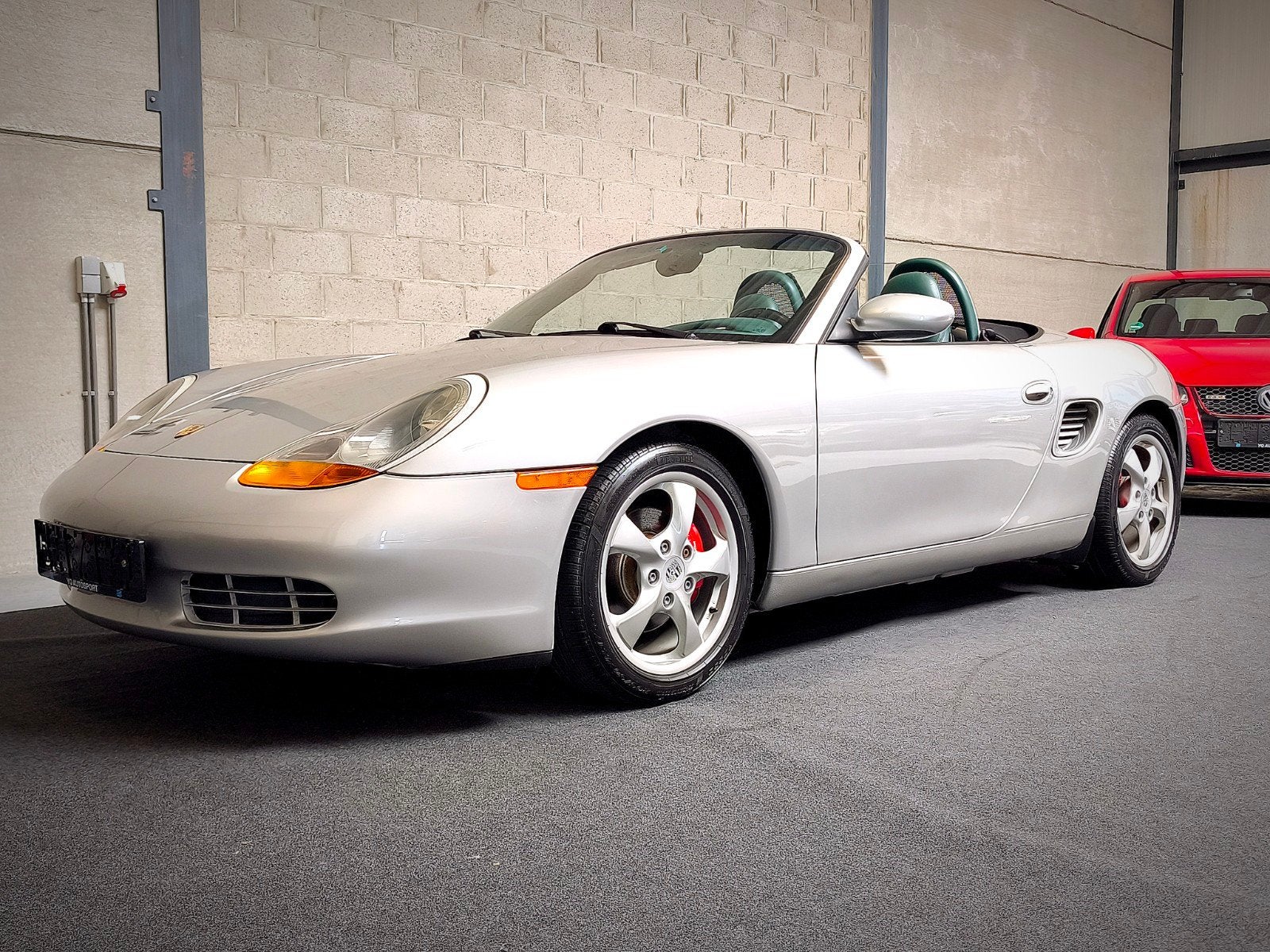 Porsche Boxster 986 Nephrite Green interior 1997, Autos, Porsche, Argent ou Gris, Achat, 2500 cm³, Entreprise