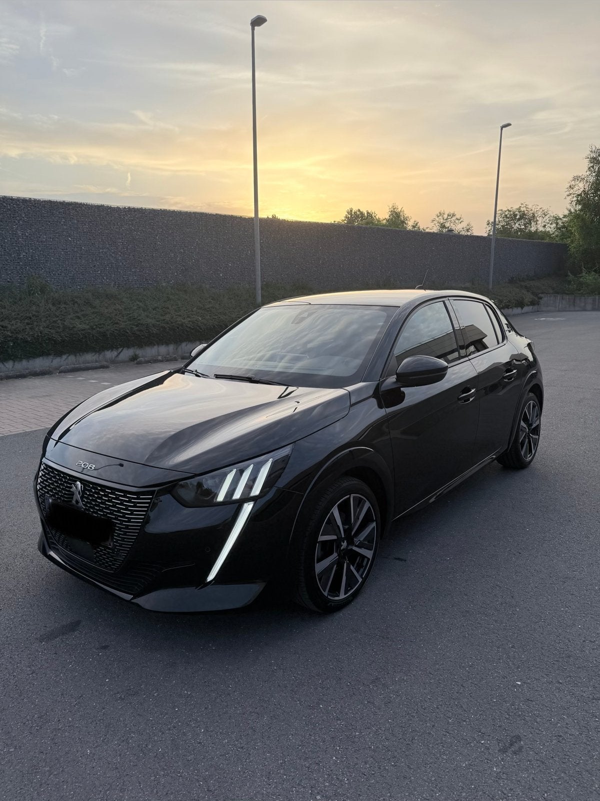 Peugeot 208 GT Line 1.2 PureTech 100pk Full LED / Leder, Auto's, Peugeot, Voorwielaandrijving, 1199 cc, 1165 kg, Zwart