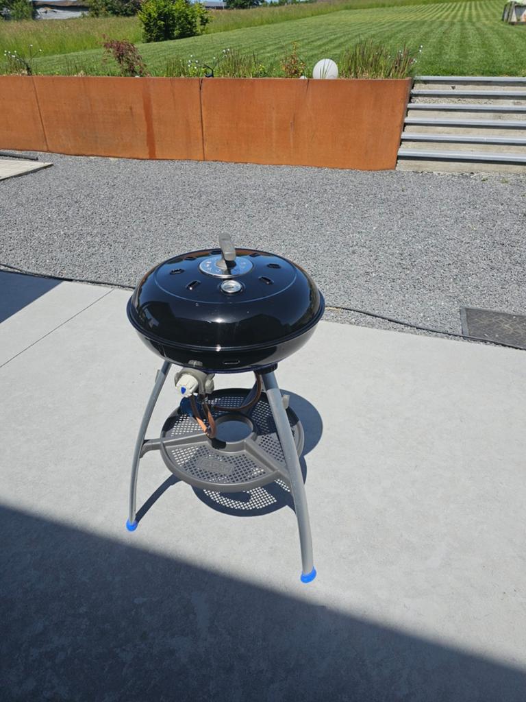 Cadac Carry Chef avec accessoires.