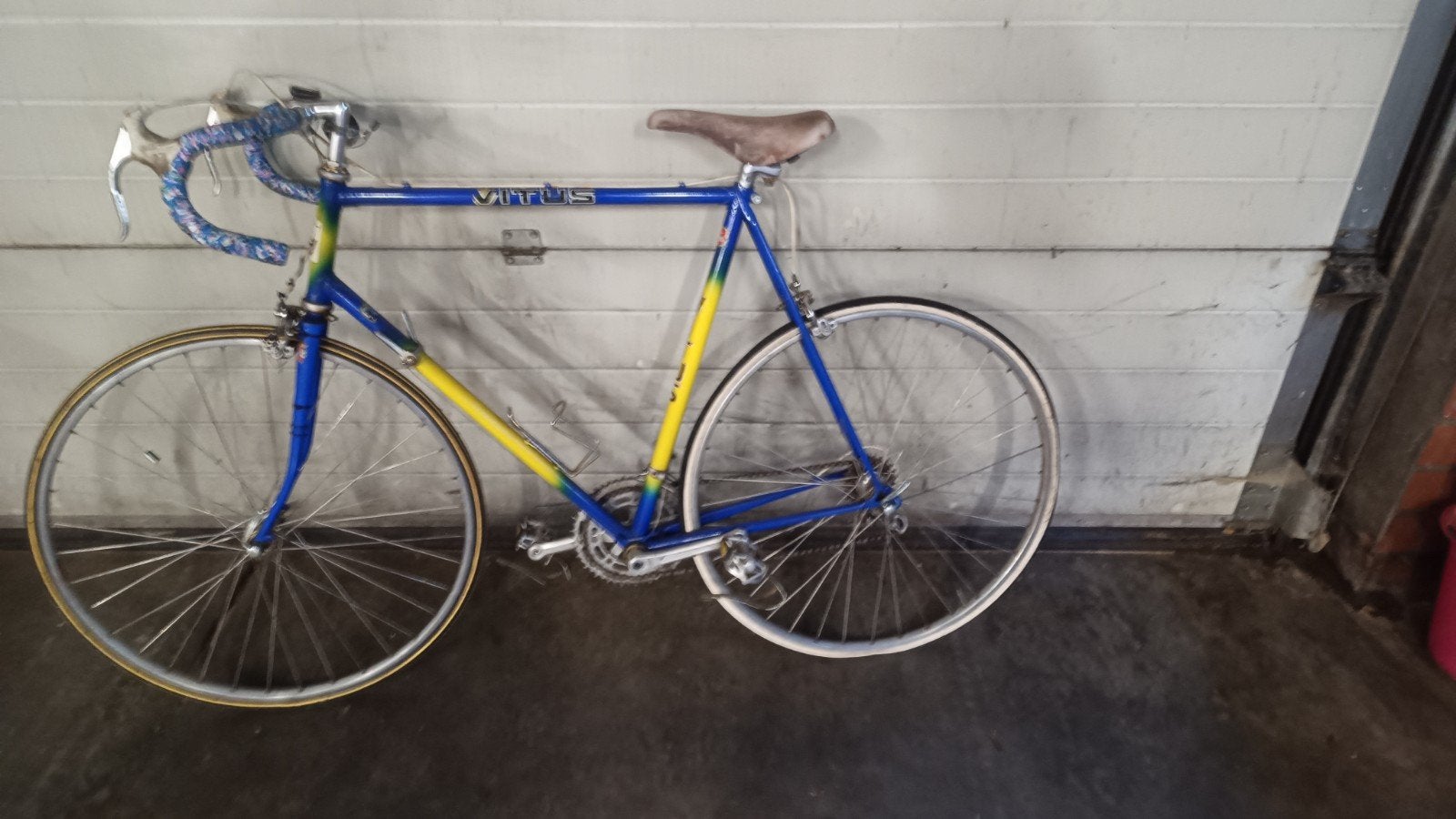 Oude koersfiets, Fietsen en Brommers, Ophalen, Velgrem, Denk Peugeot, Jaren '50