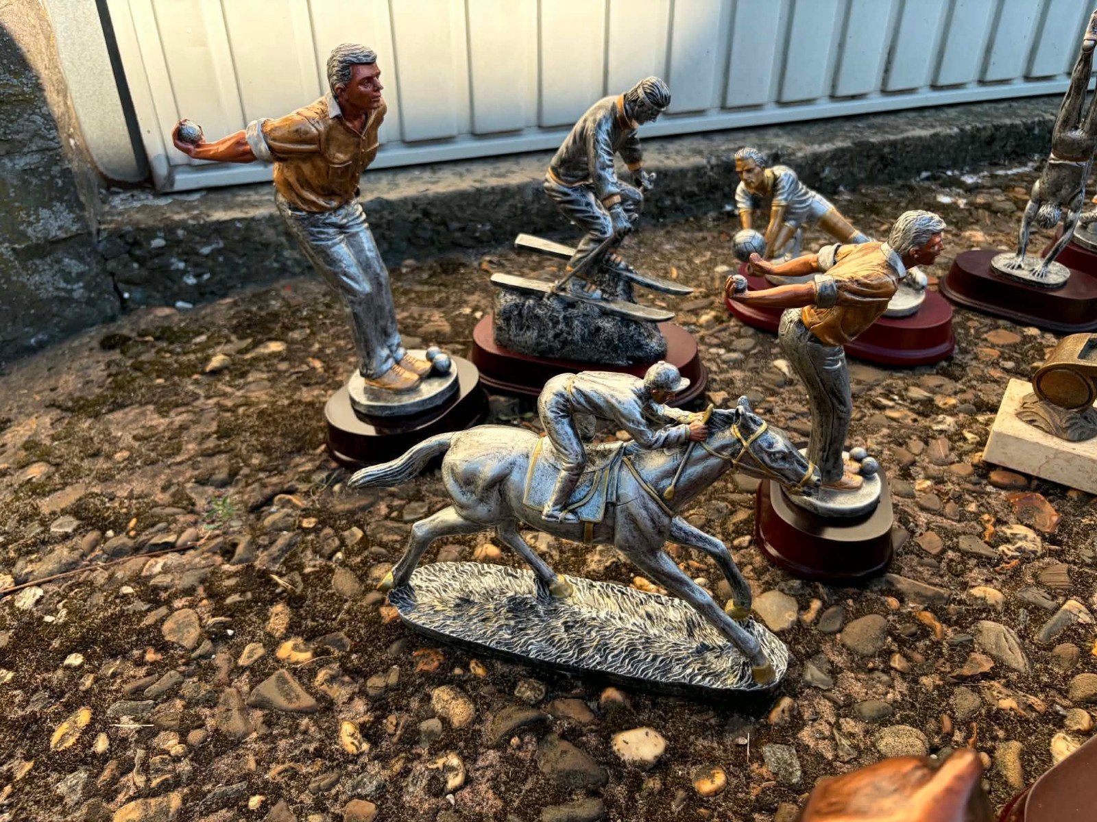 Lot de statue revendeur, Enlèvement