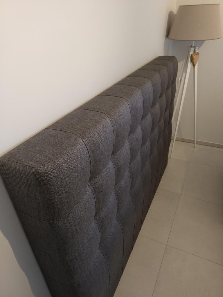 Luxe gecapitonneerd hoofdbord, L180 cm x Br 19 cm x H120 cm., Ophalen, Zo goed als nieuw, Tweepersoons, Grijs