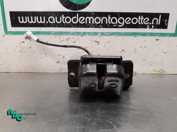 Mécanique de verrouillage hayon d'un Kia Sorento (Sorento 0, Kia, -, 3 mois de garantie, Utilisé