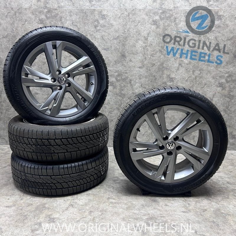 17 inch originele Valencia velgen + zomerbanden Volkswagen t, Autos : Pièces & Accessoires, Pneus et Jantes, Pneus été, -, 205 mm