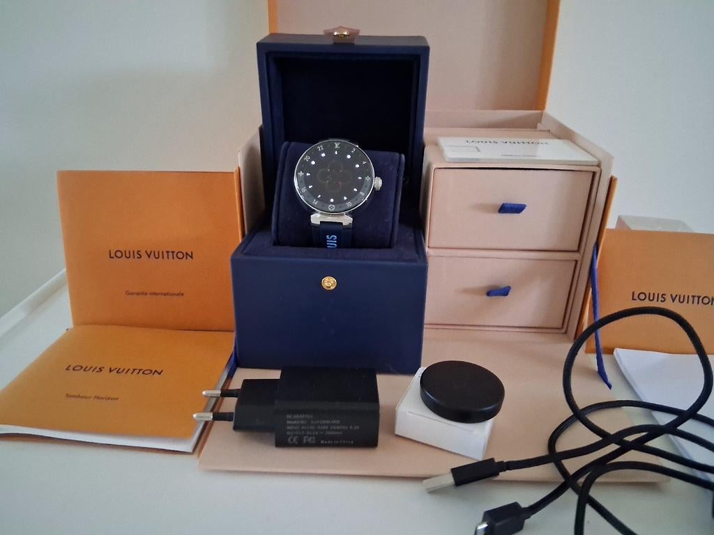 Louis Vuitton SmartwachtOrigineelFull Set, Montre-bracelet, Enlèvement ou Envoi, Comme neuf, Autres matériaux