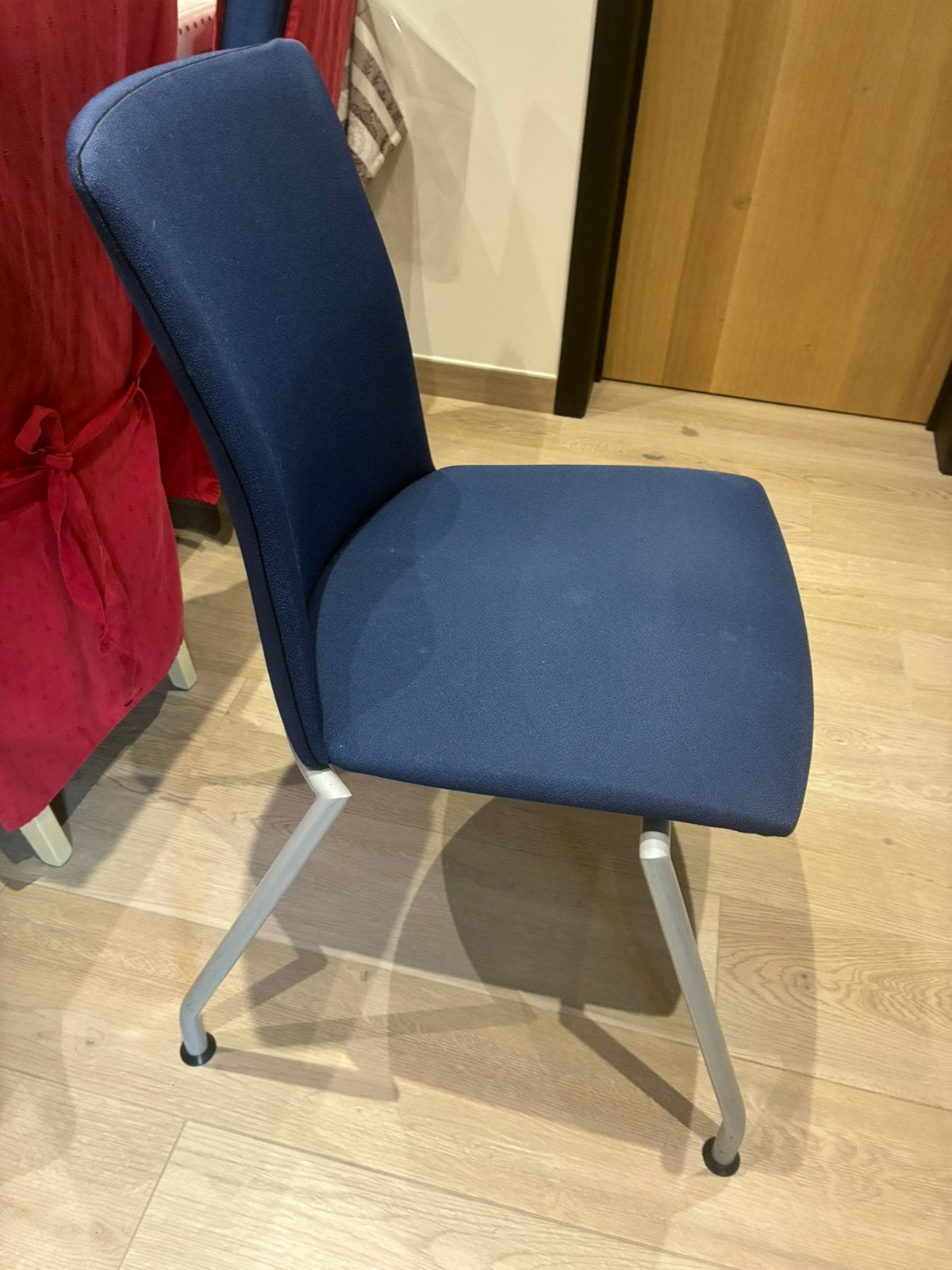 5 Chaises en tissus bleu (3 noirs disponibles aussi), Enlèvement, Bleu, Tissus, Moderne