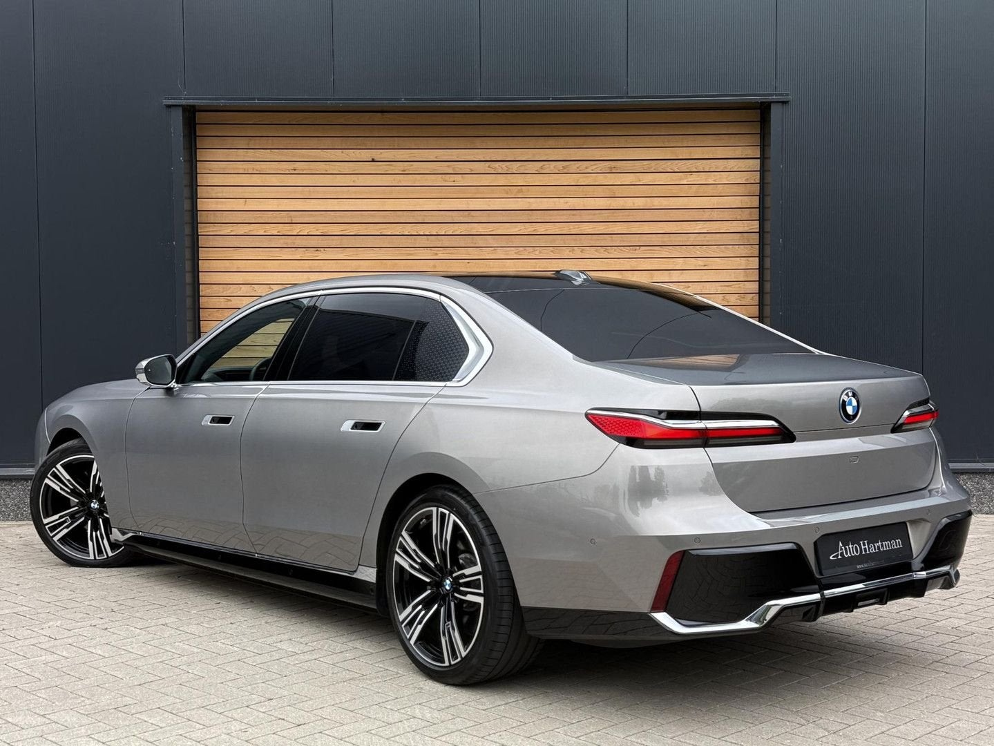 BMW i7 xDrive60 106 kWh THEATRE|4W-BESTURING|MASSAGE & STOEL, Argent ou Gris, Achat, 106 kWh, Carnet d'entretien
