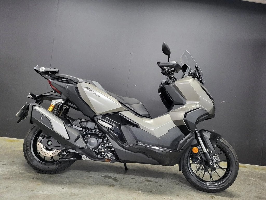 Honda ADV 350 in nieuwstaat, 350 cm³, Scooter, Entreprise, 12 à 35 kW