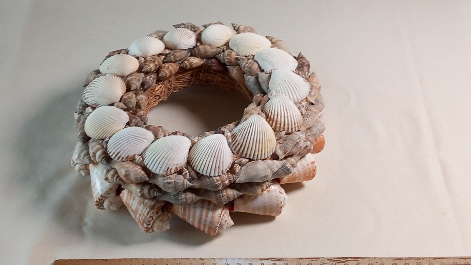 Krans van schelpen, Huis en Inrichting, Ophalen, Zo goed als nieuw, 24 cm, Schelpendecoratie