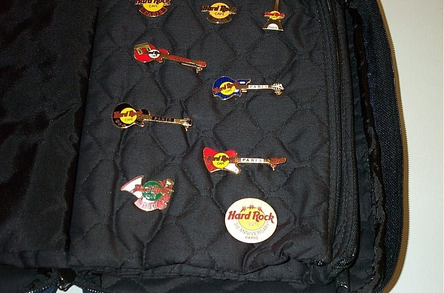 hard rock cafe Paris pins vintage, Verzamelen, Ophalen of Verzenden, Zo goed als nieuw, Overige onderwerpen, Speldje of Pin