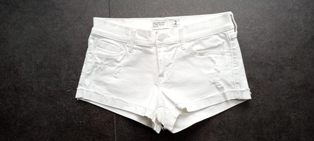 wit shortje Abercrombie and Fitch W26, Enlèvement ou Envoi, Comme neuf, Taille 34 (XS) ou plus petite, Blanc