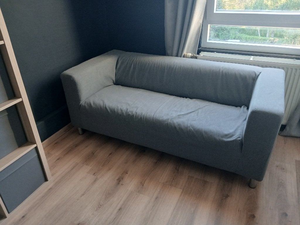 Grijze stoffen bank voor 2 personen, Ophalen, 150 tot 200 cm, Tweepersoons, 75 tot 100 cm