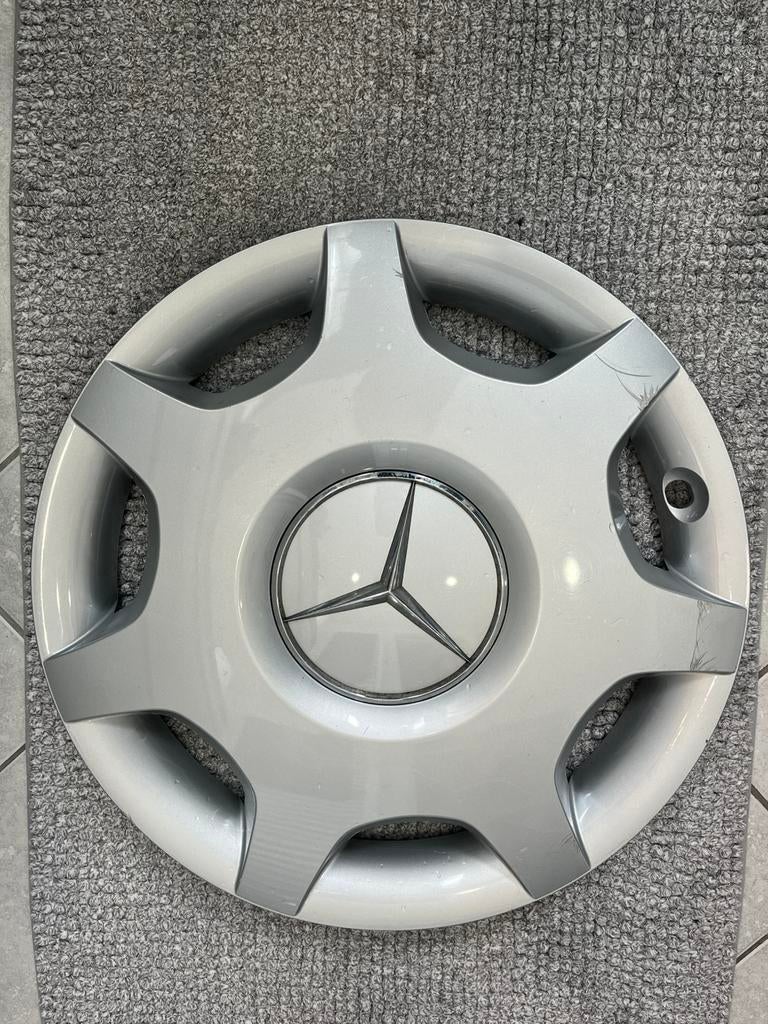 4 Mercedes 16" wieldoppen, Ophalen, Gebruikt