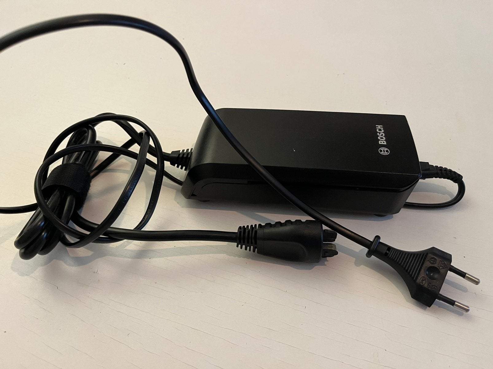 Bosch ebike battery charger 36-2/100-240, Fietsen en Brommers, Zo goed als nieuw