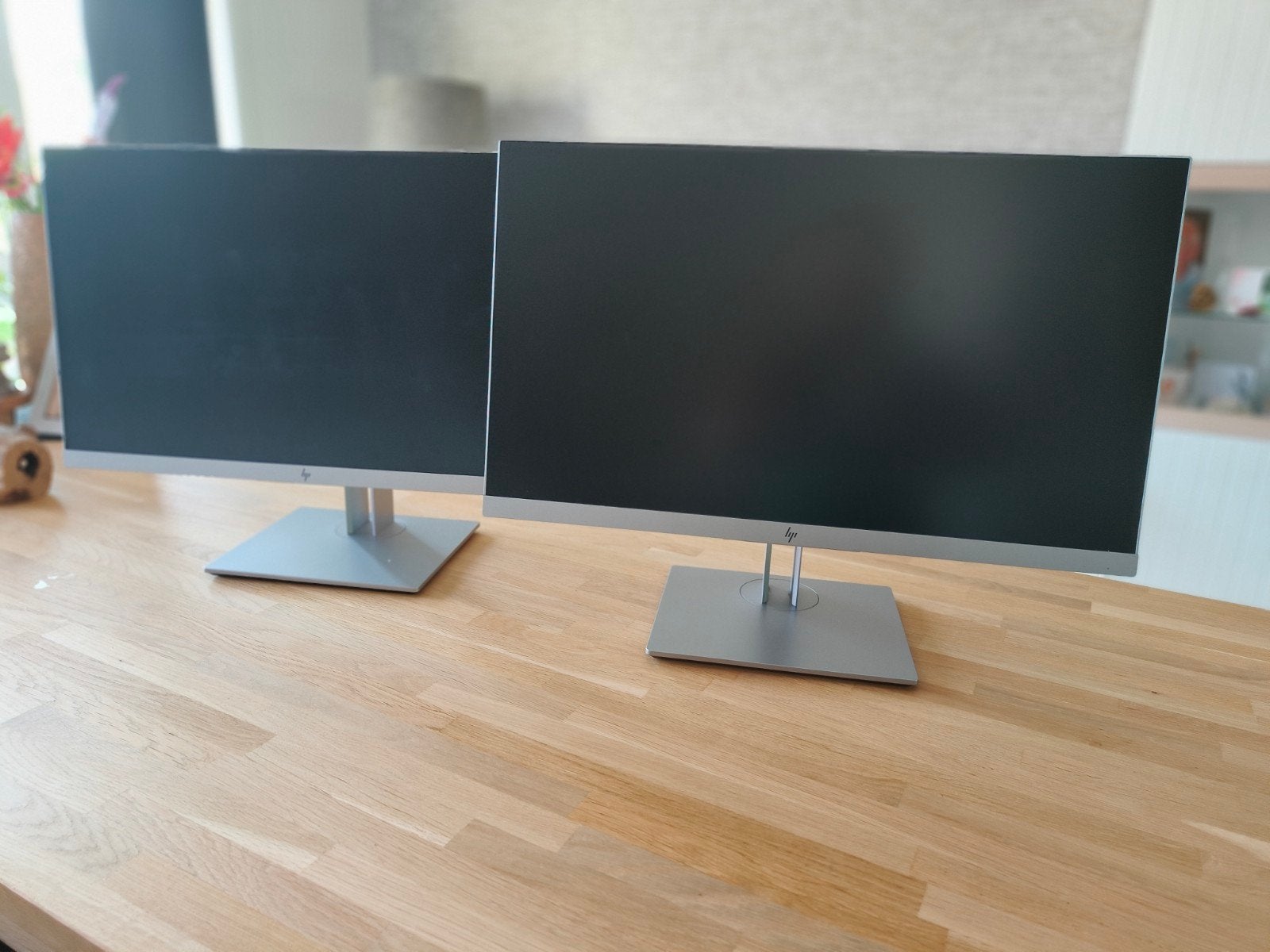 2x HP EliteDisplay E243 monitor, HD, IPS, DisplayPort, 5 ms ou plus
