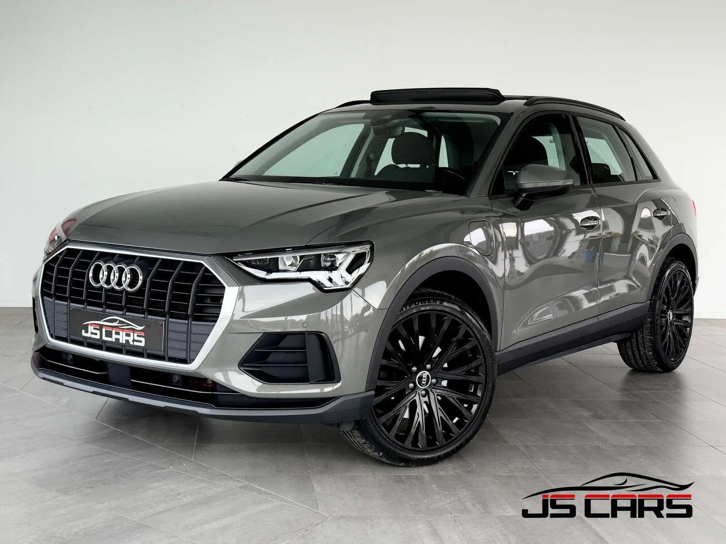 Audi Q3 1.4 TFSie PHEV S tronic 1ERPRO-T.O.-COCKPIT-CARPLAY-, Autos, 1395 cm³, Argent ou Gris, Achat, Entreprise