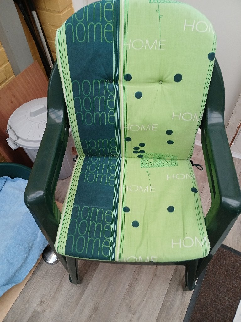 2 tuinstoelen met kussen, Tuin en Terras, Tuinstoelen, Ophalen, Gebruikt, Plastic, Stapelbaar