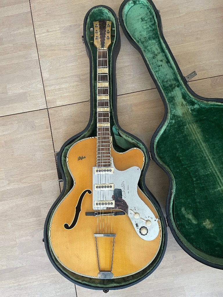 Vintage Höfner model 456 Mid 1950’s + Schäller Pick/upguard, Ophalen, Gebruikt, Overige typen, Met koffer