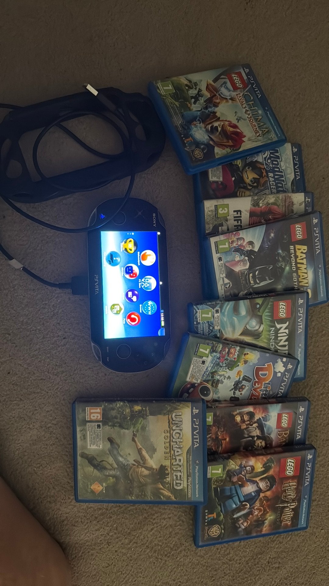 ps vita met 9 games, Ophalen, Zo goed als nieuw
