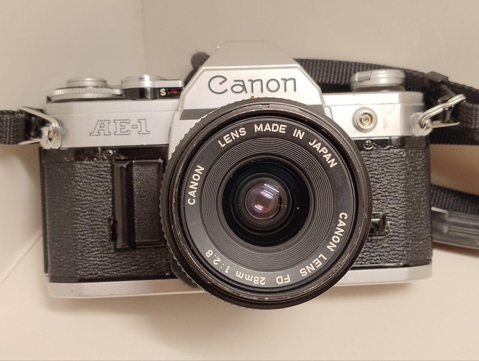 Appareil photo Canon AE1 avec objectif Canon FD 28 mm 1:2.8, Enlèvement ou Envoi, Comme neuf, Reflex miroir, Canon