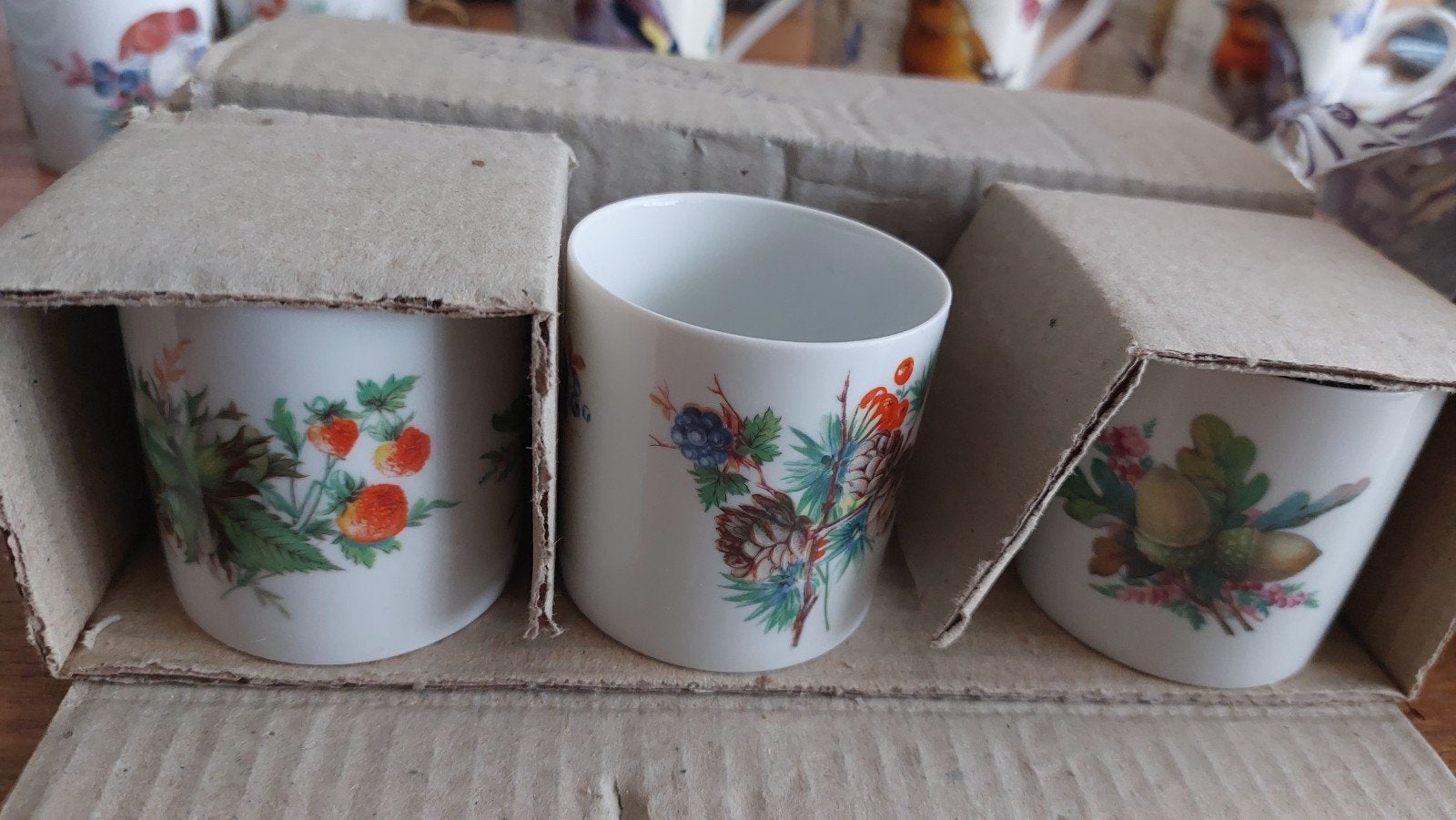 6 petites tasses, Enlèvement