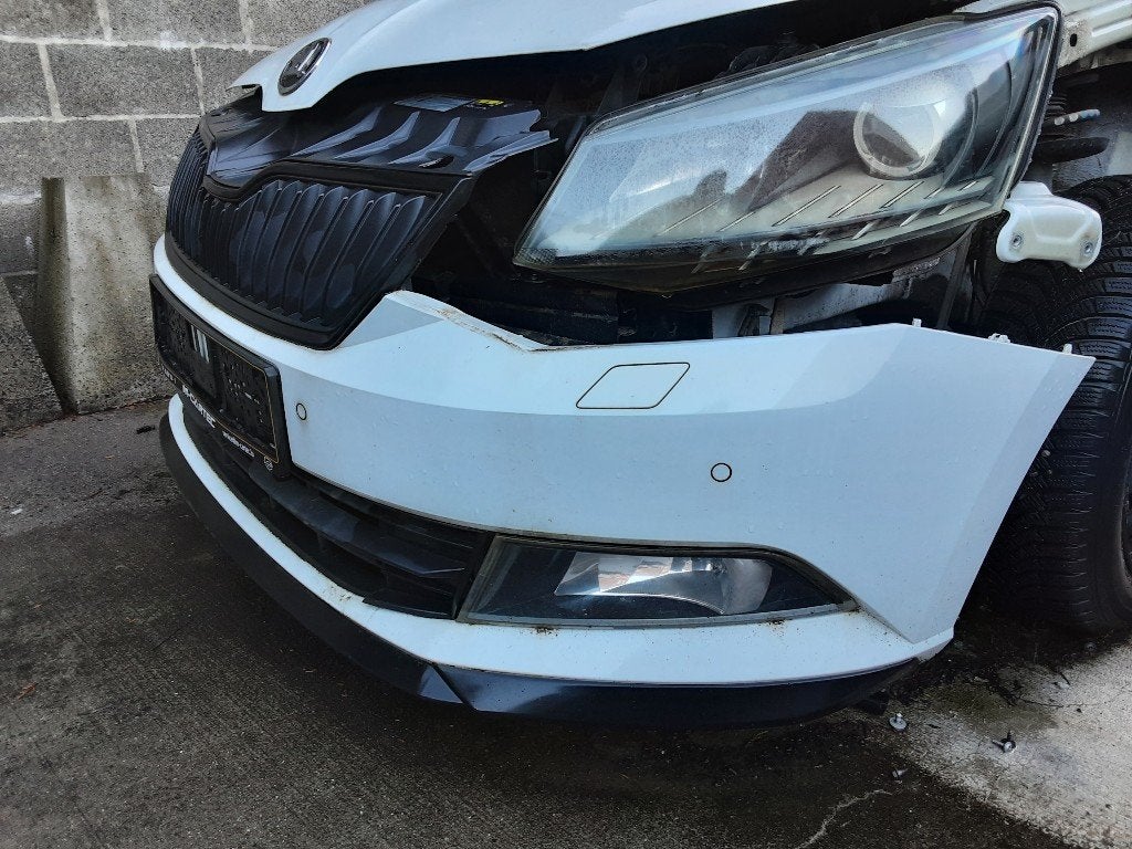 PARE-CHOCS AVANT Skoda Fabia III (NJ3) (01-2014/06-2021), Autos : Pièces & Accessoires, Pare-chocs, Mevr. I. Hauben, Utilisé, Skoda