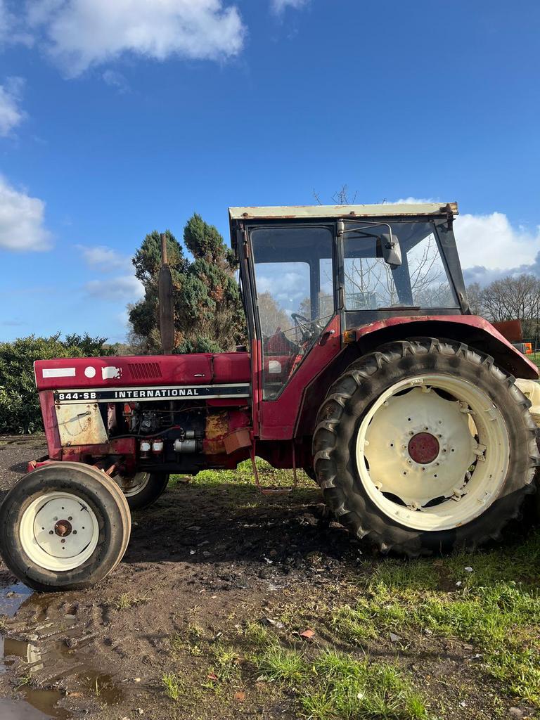 International 844 sb, Zakelijke goederen, Ophalen, 80 tot 120 Pk, Oldtimer, Case IH