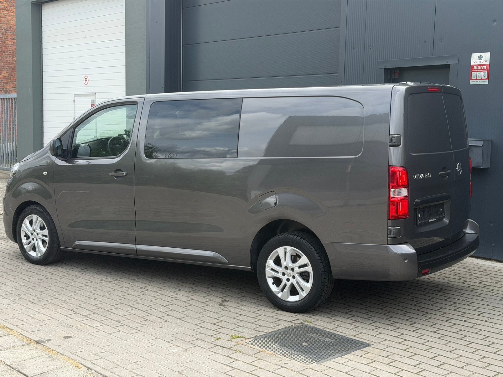 OPEL VIVARO 2.0HDI DUBBEL CABINE AUTOMAAT 6PL AIRCO NAVI FUL, Auto's, Bestelwagens en Lichte vracht, Testrit aan huis, Stof, 4 cilinders