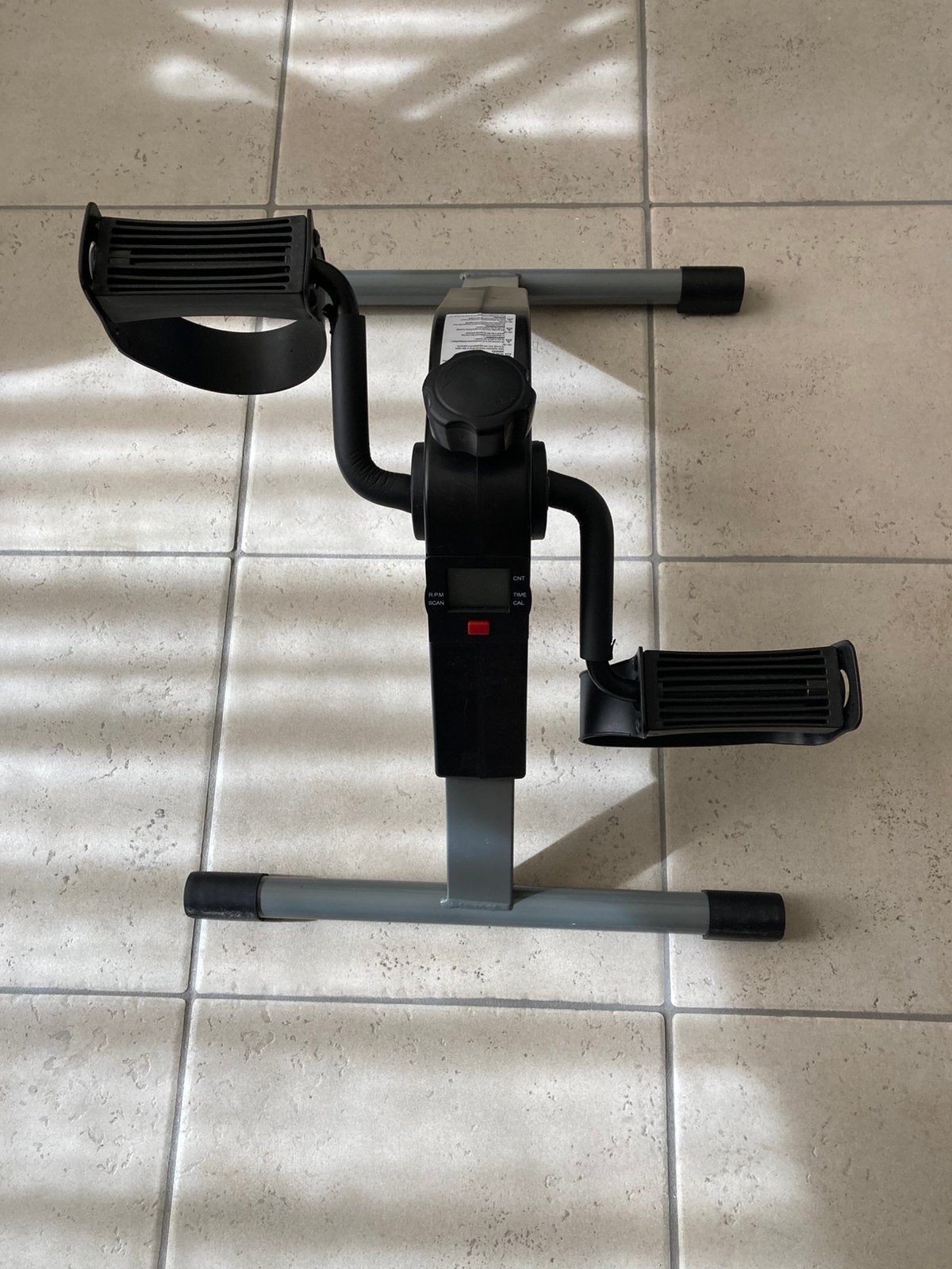 Mini hometrainer met pedalen opplooibaar, Sport en Fitness, Ophalen, Nieuw, Hometrainer