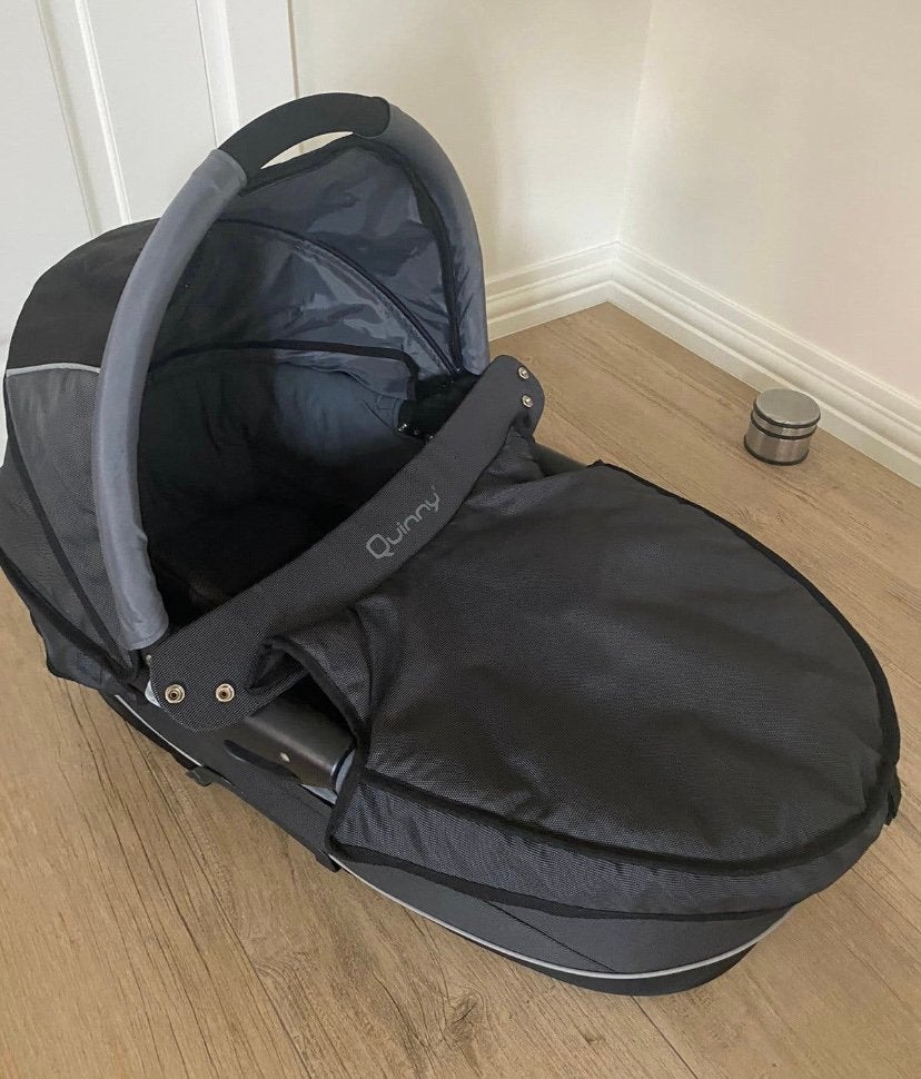 NIEUW! Mooie QUINNY reiswieg of draagmand, Enfants & Bébés, Enlèvement, Comme neuf, Quinny