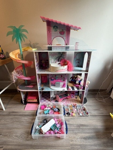 L.O.L. Surprise! Poppenhuis met auto en veel accessoires, Ophalen, Poppenhuis