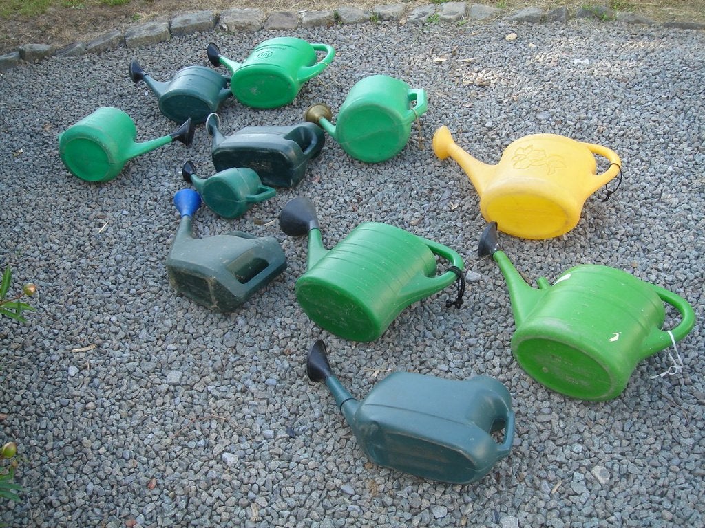 LOT D'ARROSOIRS ET DE BIDONS DE RÉCUP 5 LITRES, Enlèvement, Utilisé