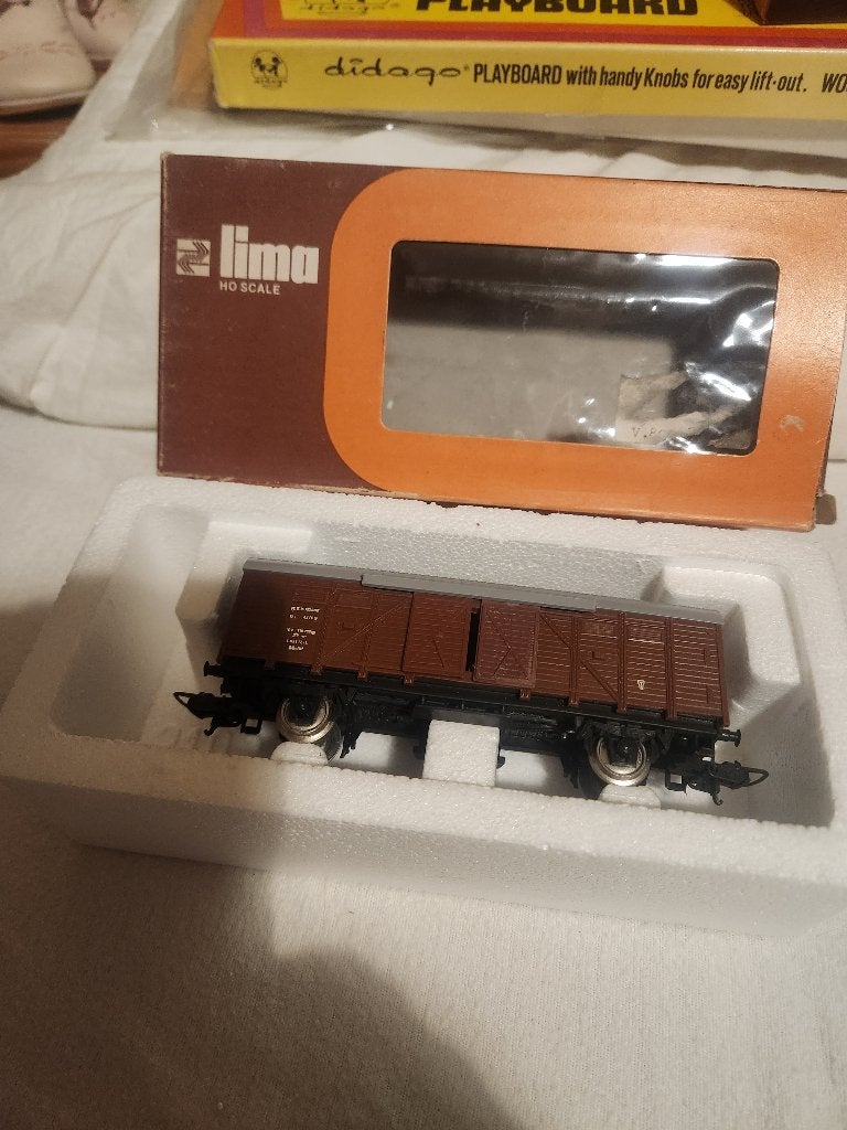 Lima wagons onbespeelde staat met doos 5 euro per stuk, Enlèvement ou Envoi, Wagon, Lima
