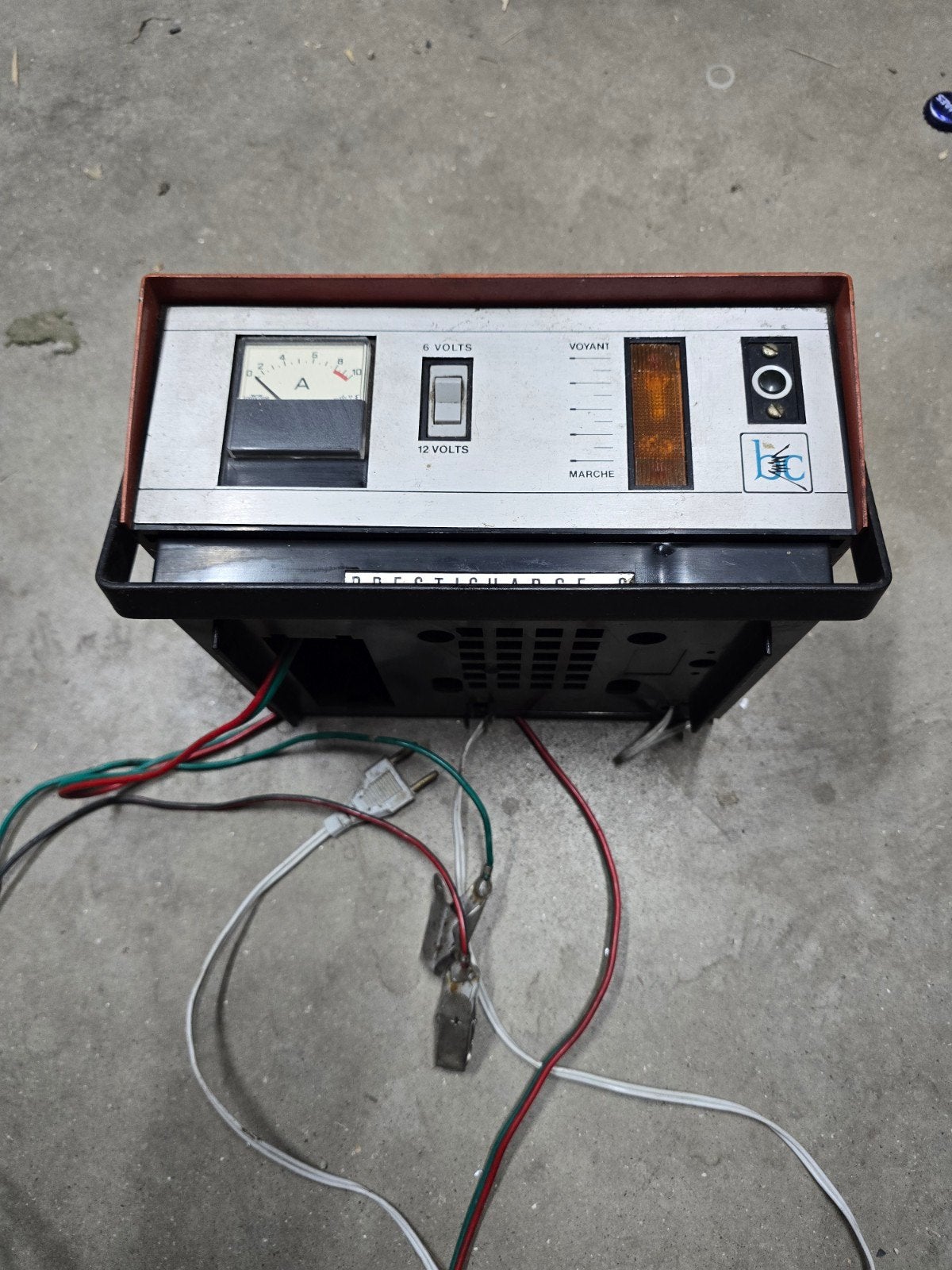 Batterij lader, Enlèvement, Utilisé