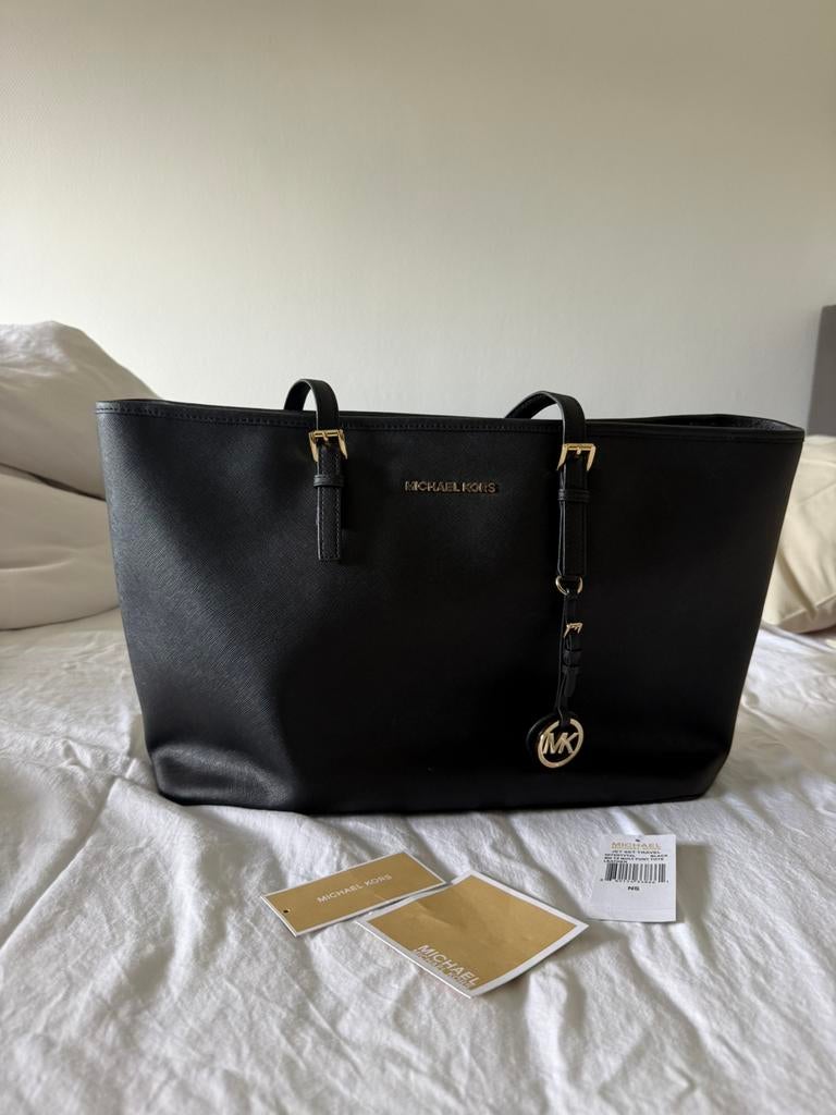 Handtas Michael Kors Black met dustbag, Ophalen of Verzenden, Zo goed als nieuw, Zwart, Handtas