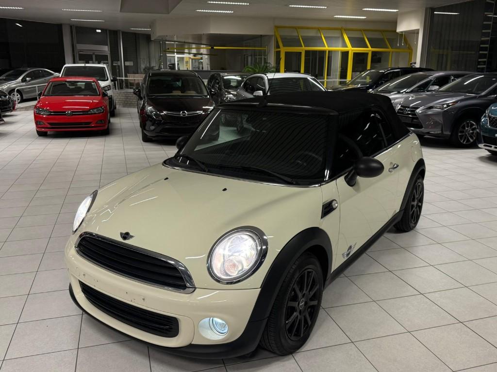 Mini One Cabrio jaar 2015, 101000 km, Euro 6, Bedrijf, Handgeschakeld, https://public.car-pass.be/vhr/06faf1fe-37c1-42a8-956f-b604eae3e14b