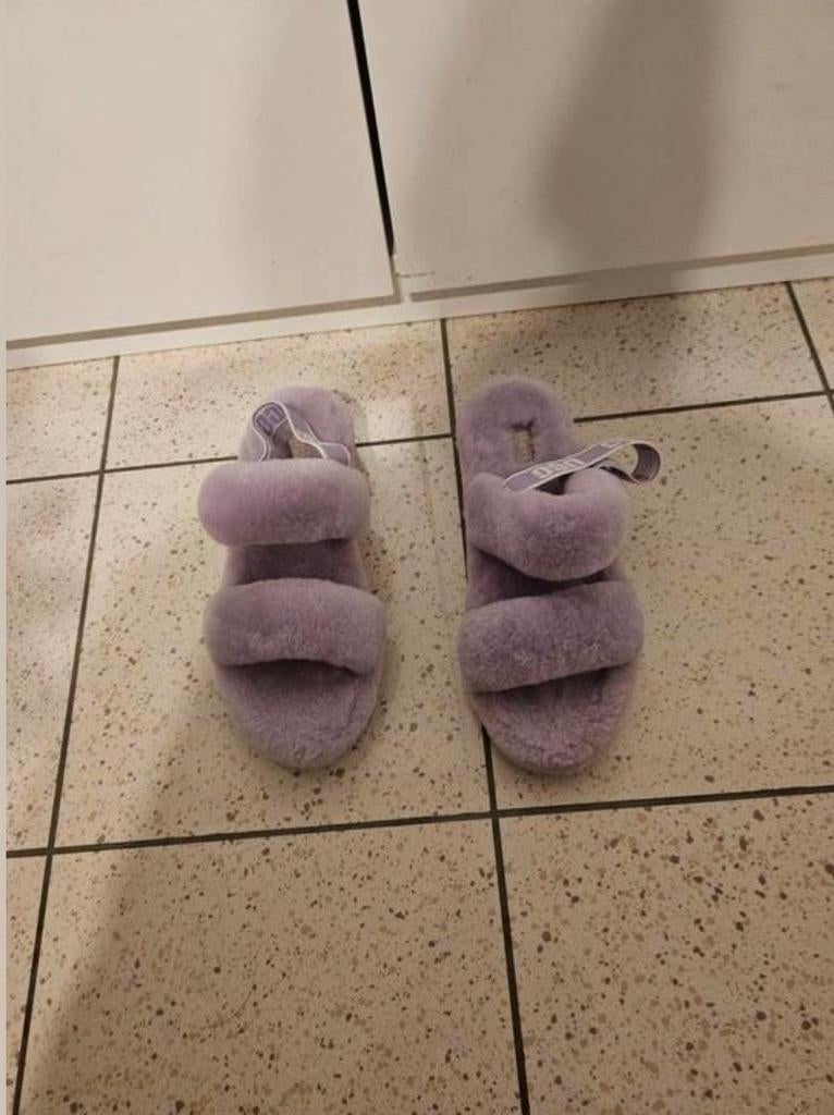Lila Ugg slippers maat 41, Kleding | Dames, Schoenen, Ophalen of Verzenden