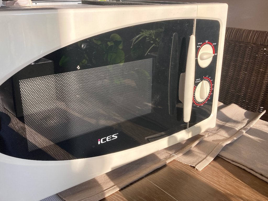 Microgolfoven te geef (na reparatie), Enlèvement, Utilisé, Micro-ondes, Plaque tournante