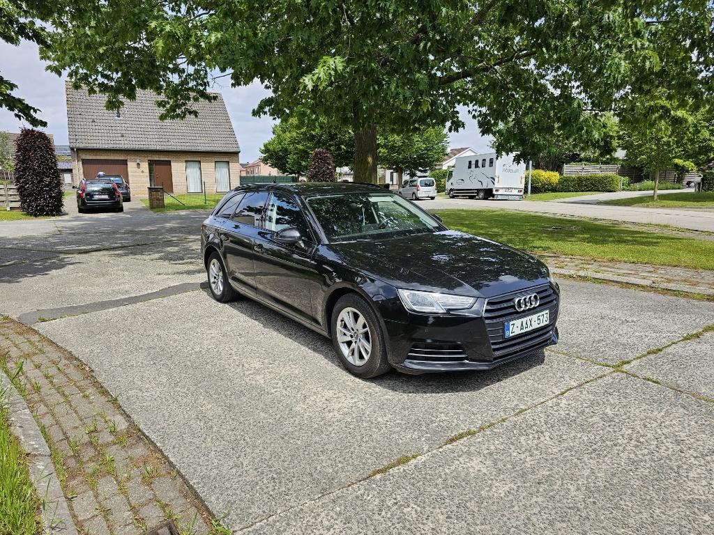 Audi A4 TFSI approuvée à vendre ! ! ! ! ! !, Achat, Carnet d'entretien, A4, Noir