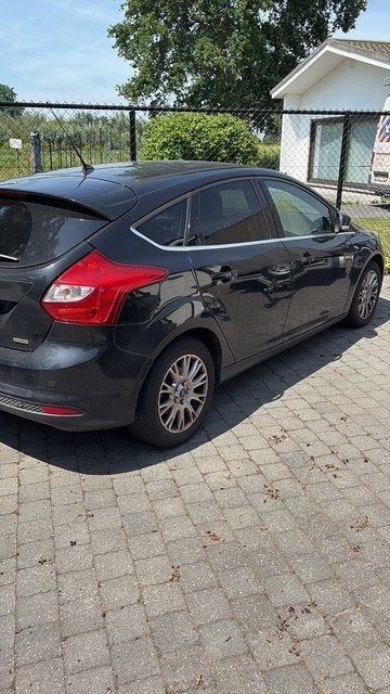 FORD FOCUS met defecte motor 250€, Ophalen, Zwart, 1000 cc, Ford